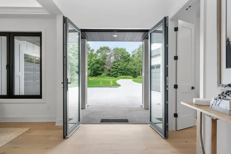 GEALAN's Double front doors